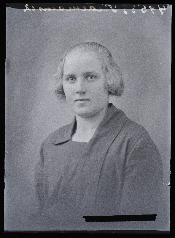 Ella Veidebaum.