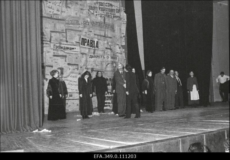 Teatrikuu avaetendus N.Pogodini näidendi "Kremli Kellad" RAT "Vanemuise" näitlejate esituses Haapsalus.