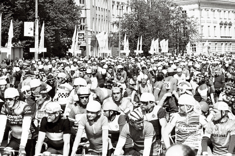 Tartu 10. rattarallist osavõtjad enne starti.