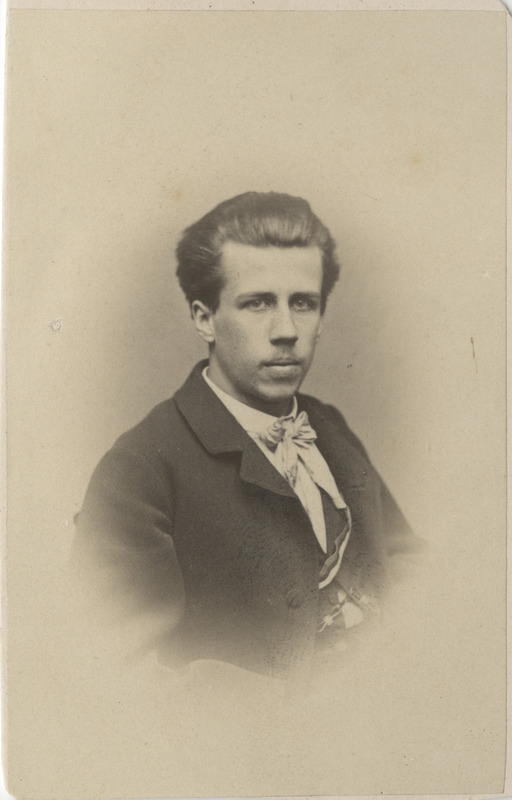 Korporatsiooni "Livonia" liige Gustav Schmidt, portreefoto