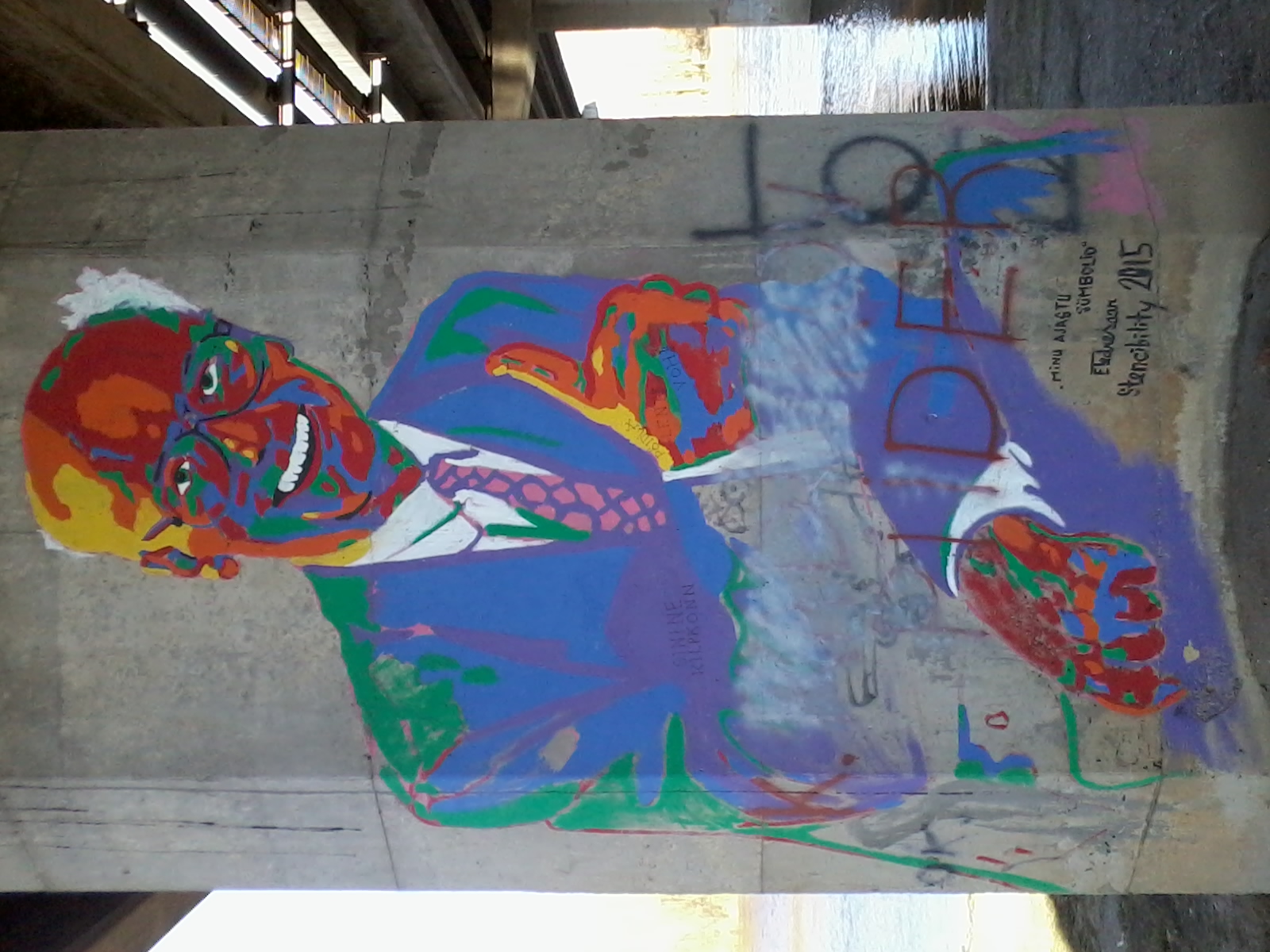 Lennart Meri grafiti Tartus - Lennart Merit kujutav grafiti Tartus Sõpruse silla all