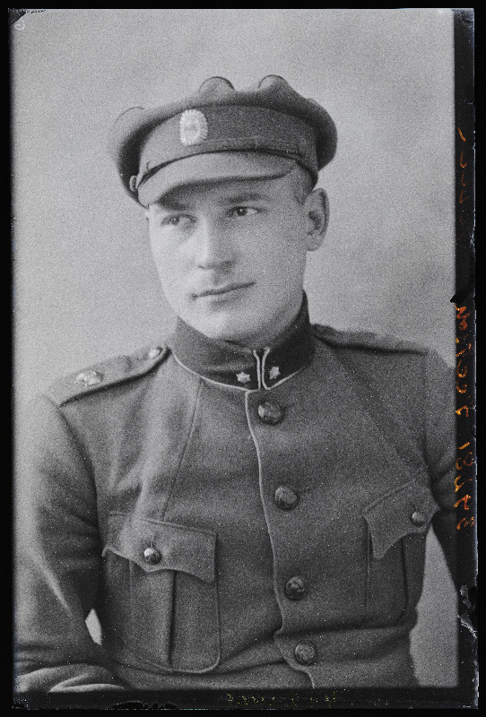 Sõjaväelane, alamleitnant [Johannes] Peets.