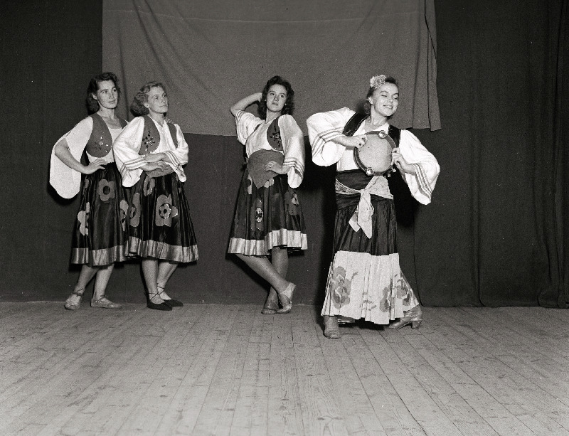 Kaubandustööliste klubi balletirühm.