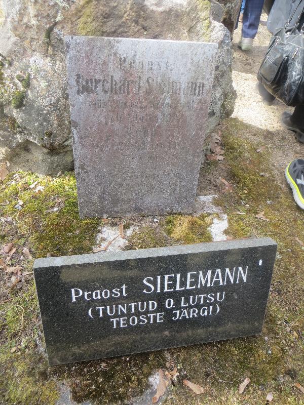 Palamuse kalmistu.