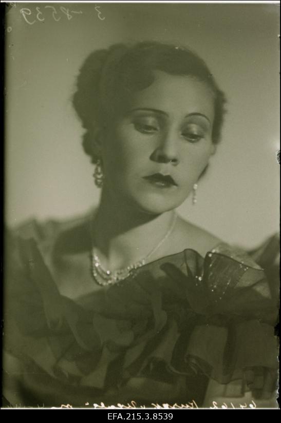 Kursk - Ugala teatri operetinäitleja.