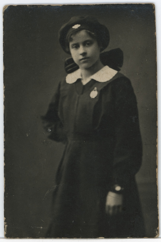 Ella-Johanna August, portreefoto