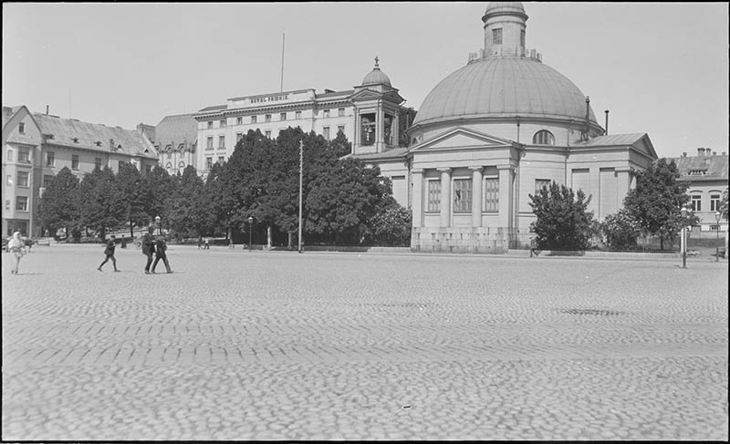 Kauppatori, Ortodoksinen kirkko, Hotelli Phoenix; ulkokuva