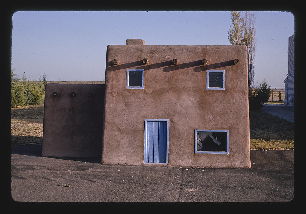 Adobe, Alta's Cactus Cave Gift Shop since 1944, Route 70, Roswell, New Mexico (LOC)
