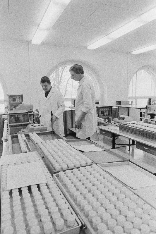 A.Mölderi nim. Eesti Loomakasvatuse ja Veterinaaria Teadusliku Uurimise Instituudi piimaanalüüside laboratooriumi sisevaade