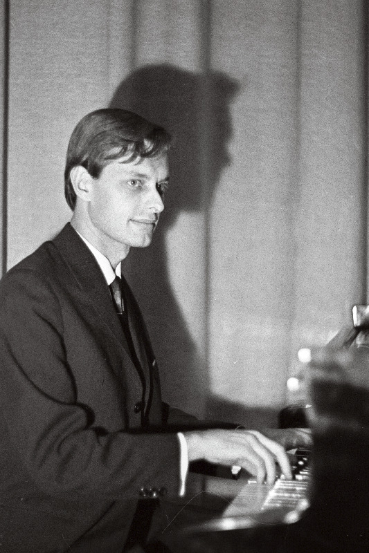 Pianist Arbo Valdma.