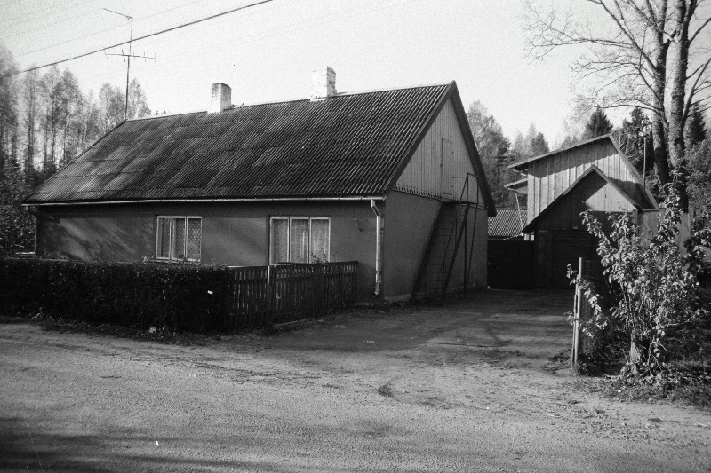 Penuja kool, vana kirik, vaated.