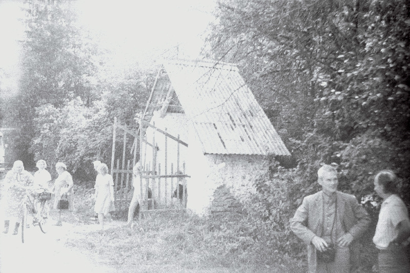 Järva-Madise vana kalmistu värav.