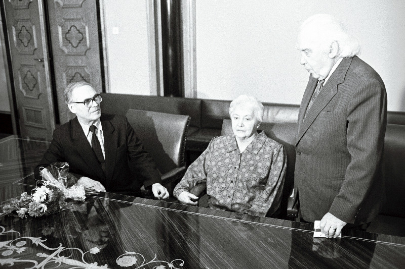 E. Okas 70. E. Okas abikaasaga ja G. Ernesaksaga.