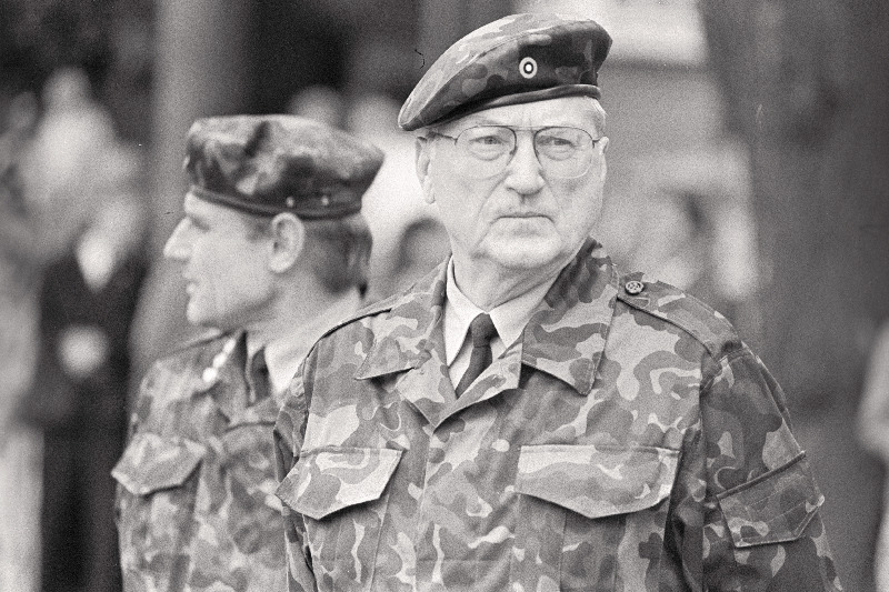 A. Einseln