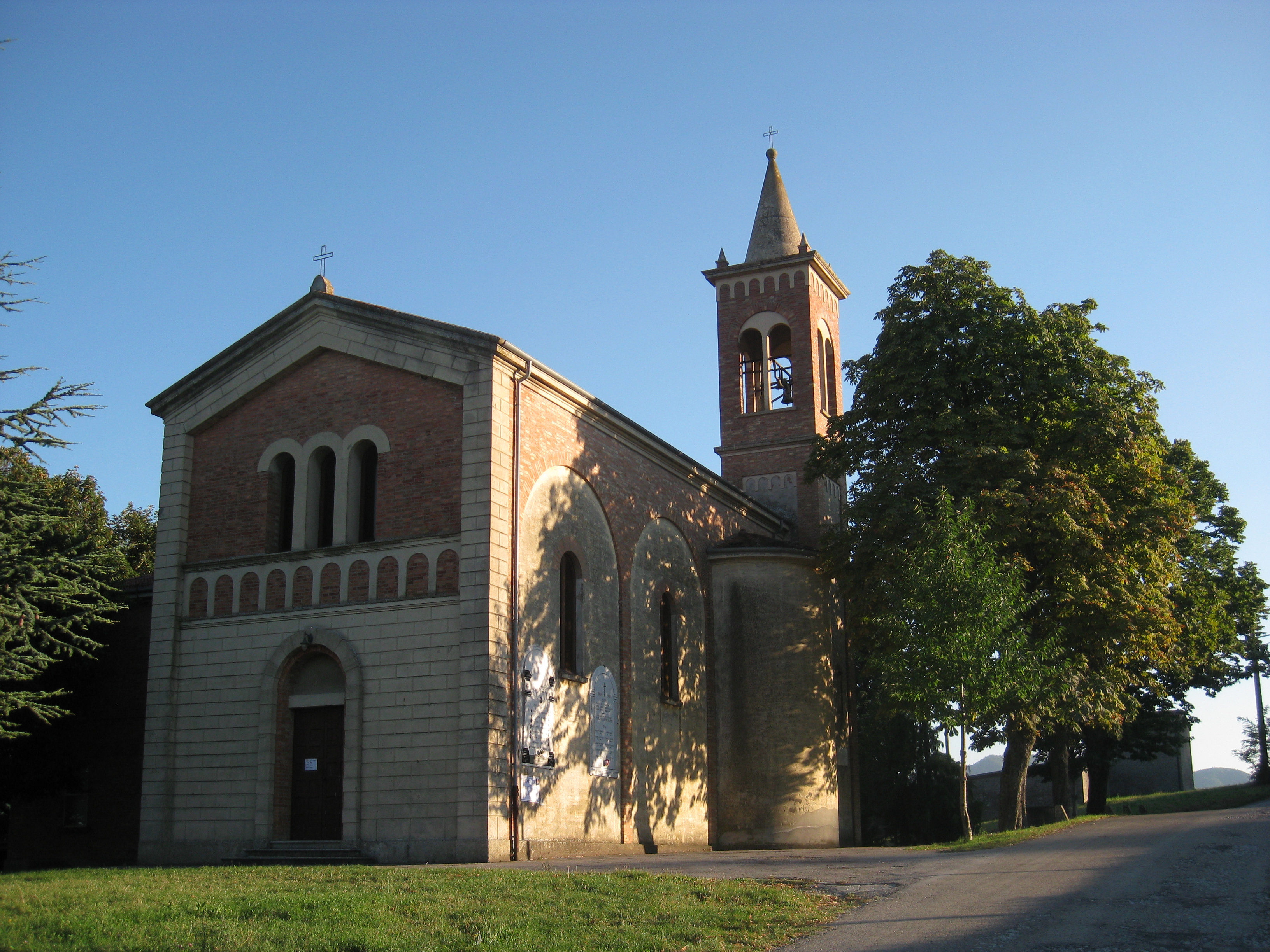 Montemaggiore, la chiesa - lang