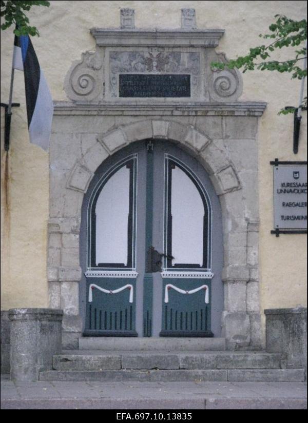 Kuressaare raekoja peauks.