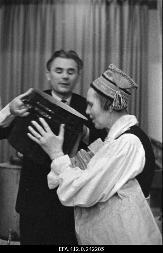 Tallinna Kaubamaja töötajate nääripeol.