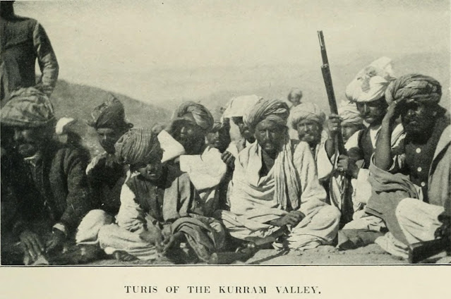 Turi tribesmen, Kurram valley, 1910 - Armed Pashtun tribesmen of the Turi tribe located in Kurram, 1910