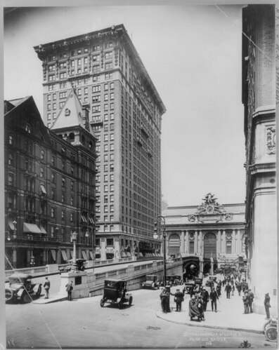 Grand Central Station, New York City- Park Ave. Bridge in foregrd.; R.R. Station in backgrd. LCCN2003677425 - Title: Grand Central Station, New York City: Park Ave. Bridge in foregrd.; R.R. Station in backgrd.
Abstract/medium: 1 photographic print.