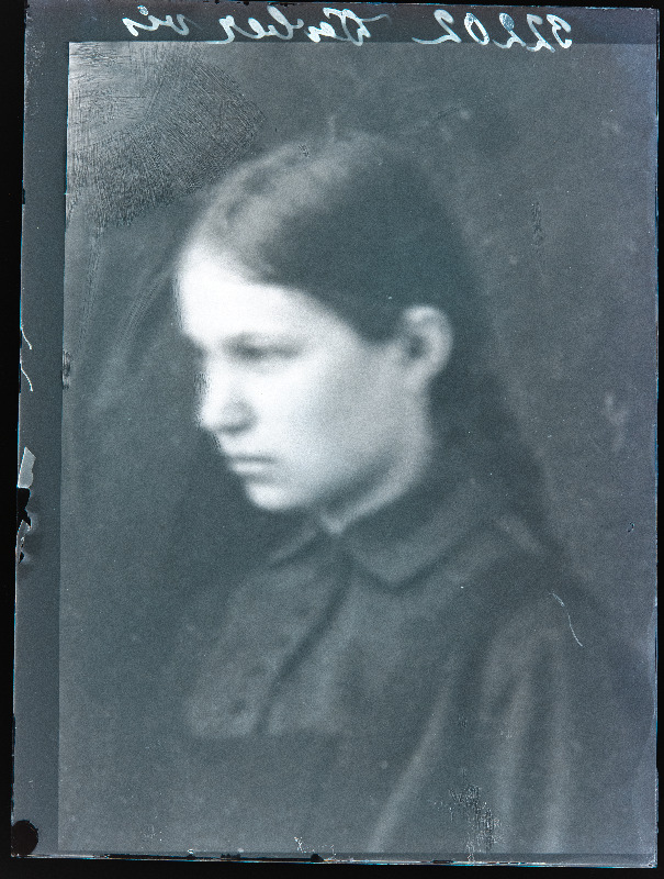 Tütarlapse foto, (08.02.1920 fotokoopia, tellija Veiber).