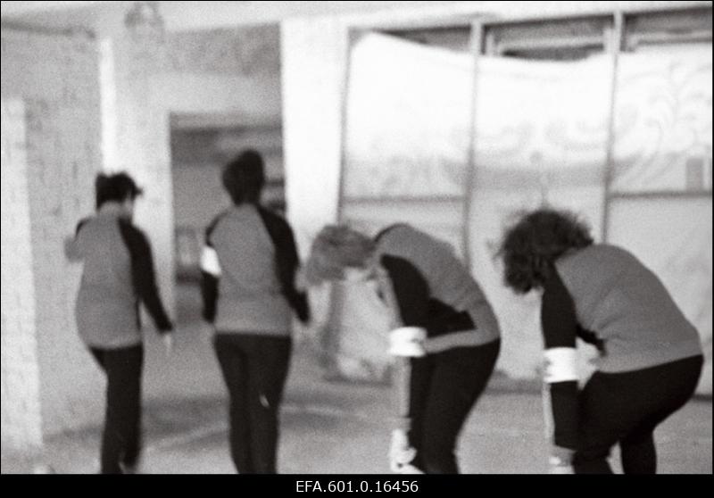 San. salgad Tähtvere lauluväljakul.