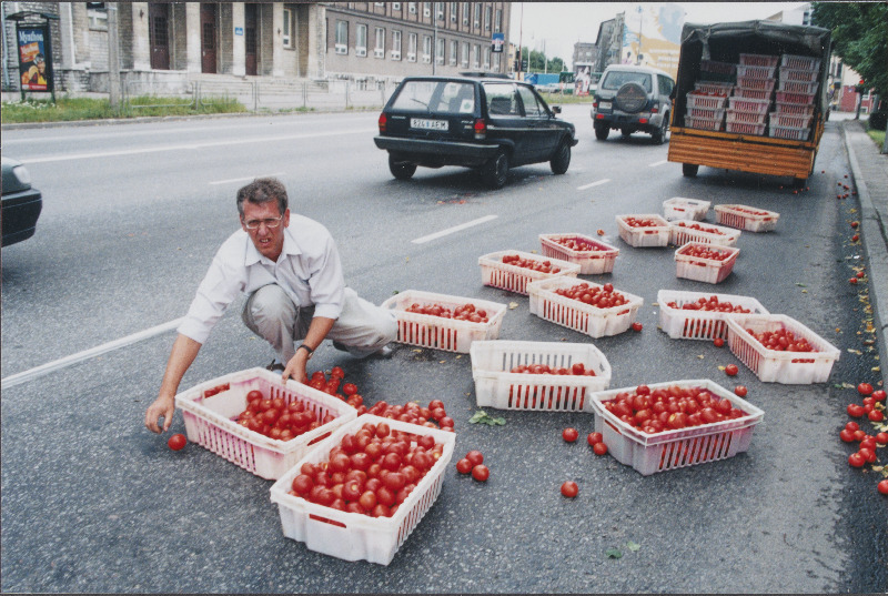 Äpardus tomatite transportimisel.
