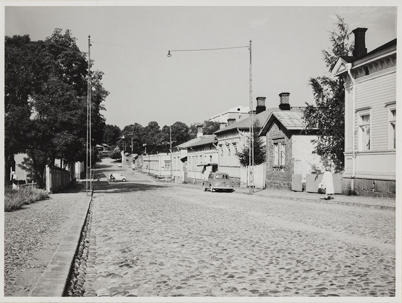 Luostarinkatu Vuorikadun kulmasta; ulkokuva