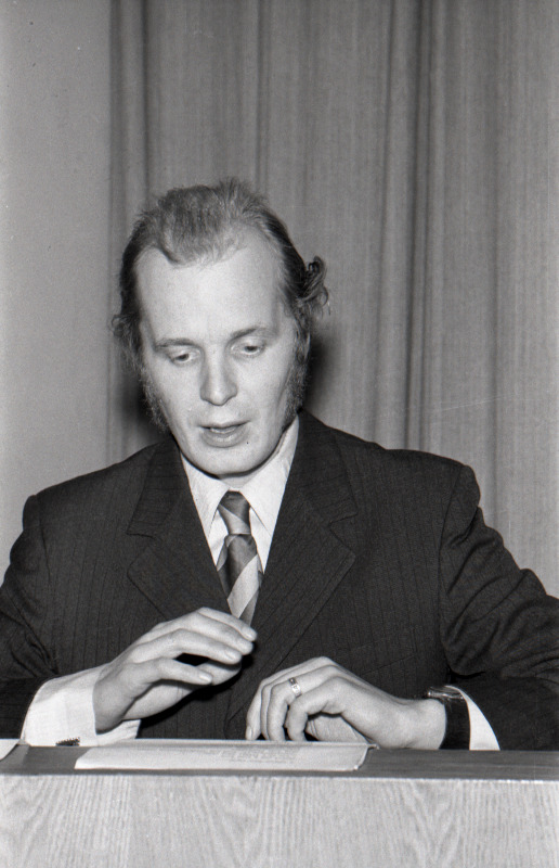 Kirjanduslik kolmapäev Kirjanike Majas. Ott Raun.