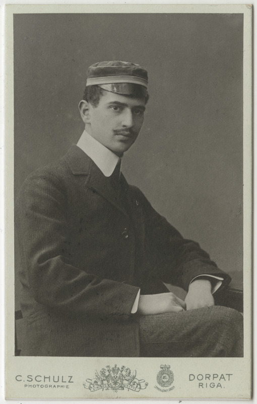 Pastor Rudolf Gurland tudengina, portreefoto