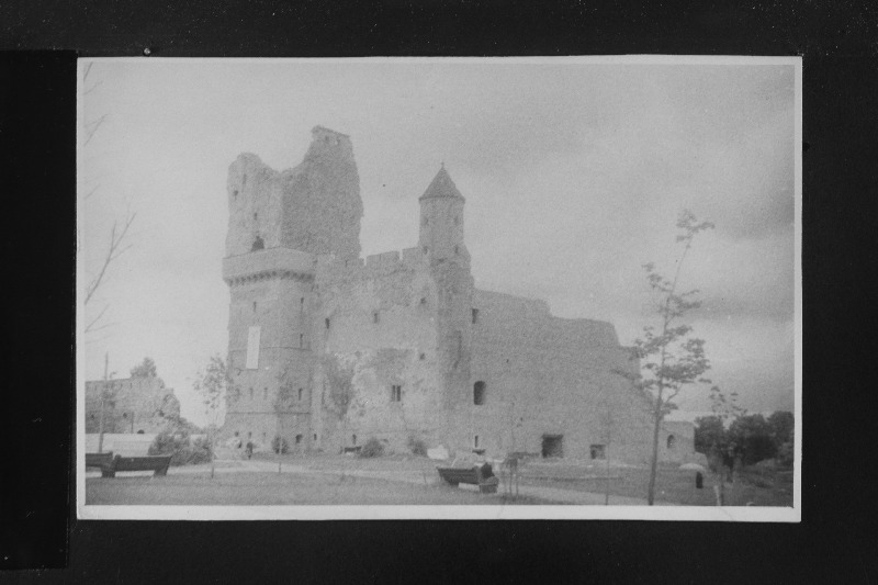 Hermanni kindluse varemed.