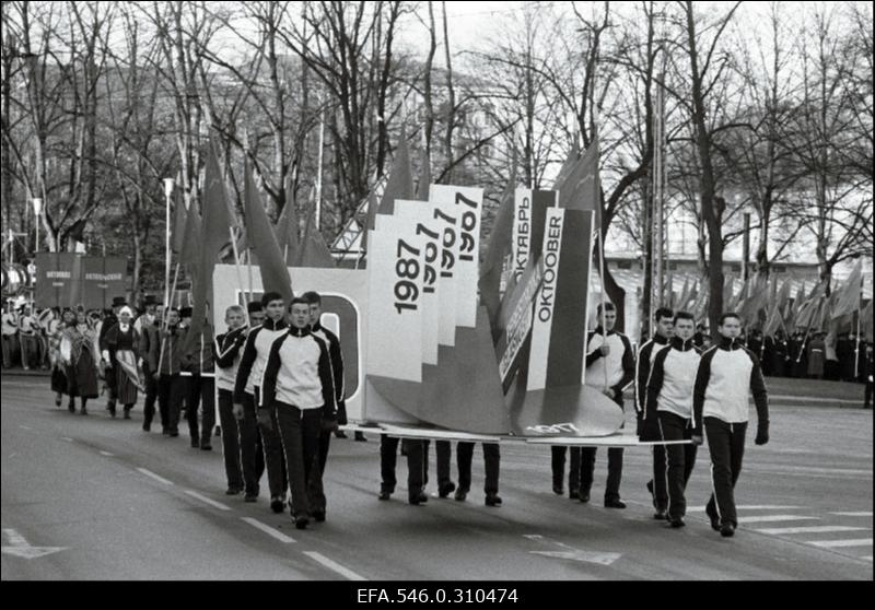 Oktoobripühade paraad.