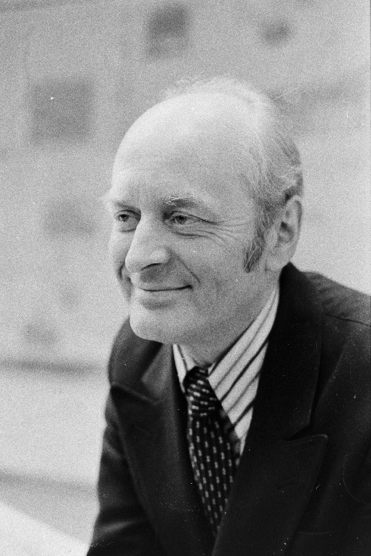 Vassil, Heino- Eesti NSV Energeetika ja Elektrifitseerimise Tootmispeavalitsuse peainsener.