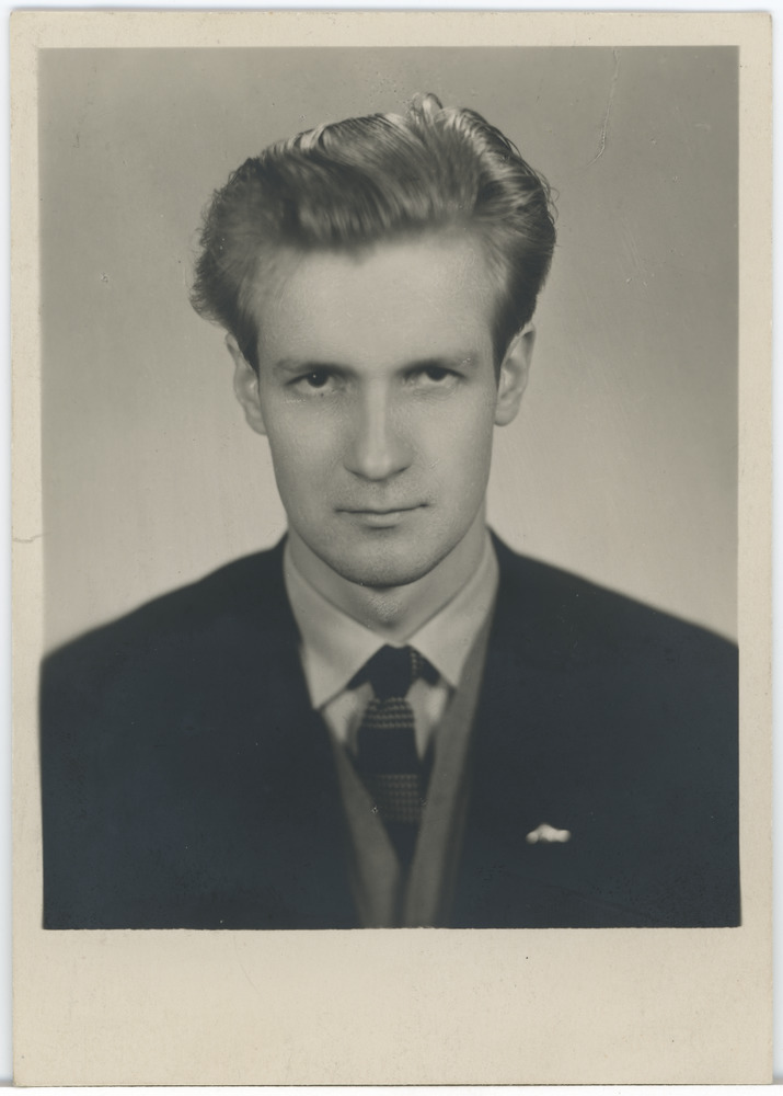Juventin Tenisberg, portreefoto