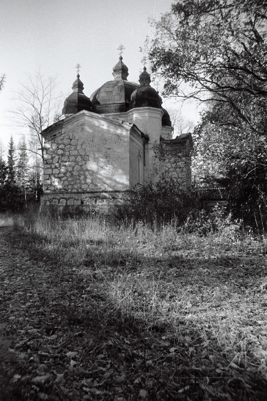 Penuja kool, vana kirik, vaated.