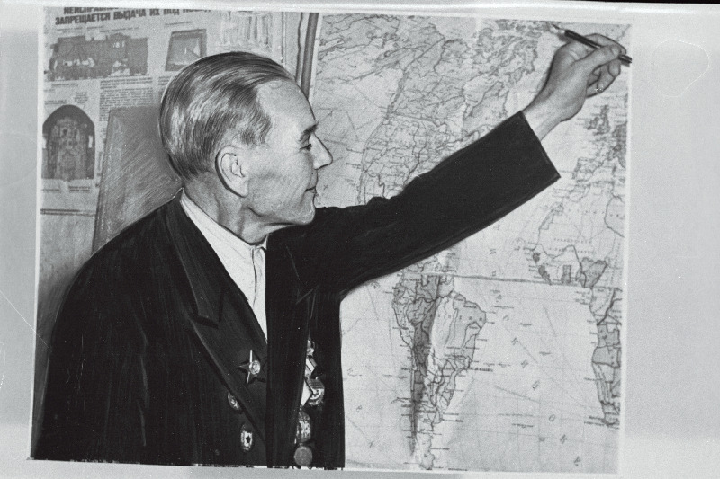 Utikas, P. - vana revolutsionäär ja kommunistliku partei liige.