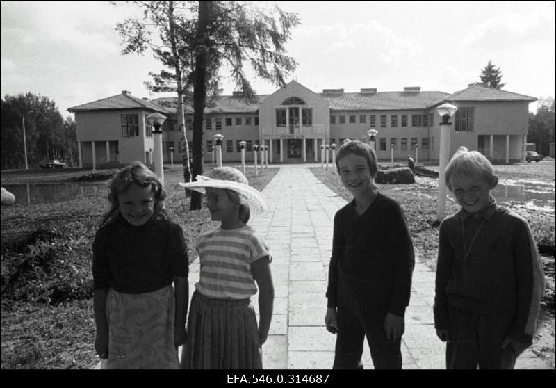 Ääsmäe Põhikool.