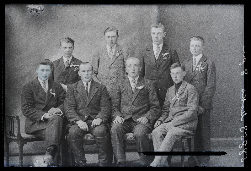 Grupp noormehi, (foto tellija Moks).