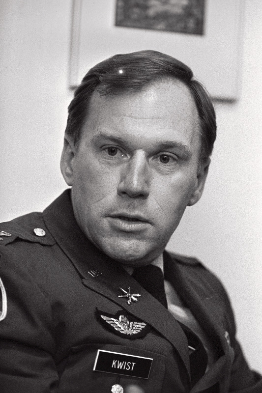 Kwist, Dana - Põhja-Atlandi Lepingu Organisatsiooi (NATO) peakorteri esindaja.