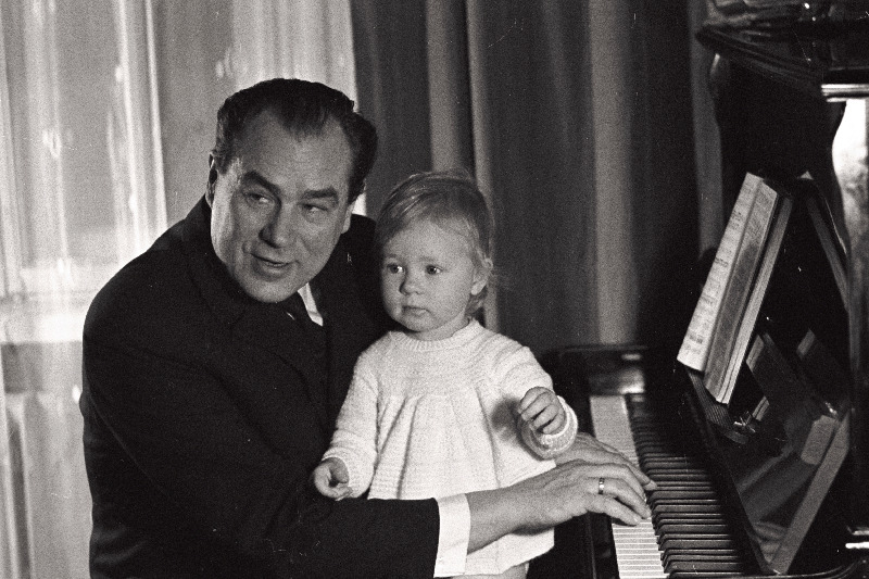 Georg Ots koos tütre Mariannega.