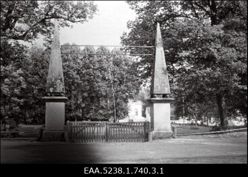 Palmse mõisa väravad