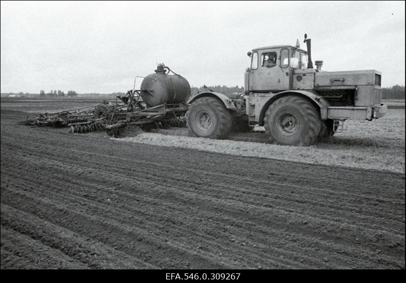 Sõpruse, Tuudi, Linnamäe, Karuse kolhoos.