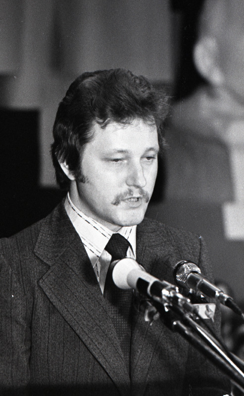 ELKNÜ XVIII kongressil esineb sõnavõtuga ELKNÜ Tartu Linnakomitee esimene sekretär Ago Tuuling.