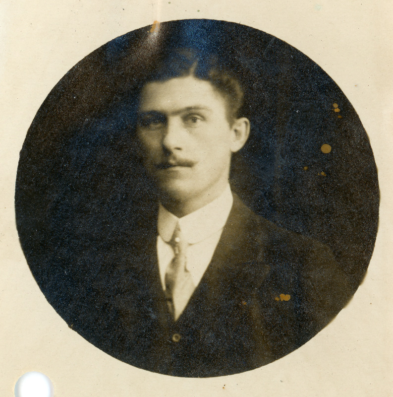 Anton Vasili p Senkhof