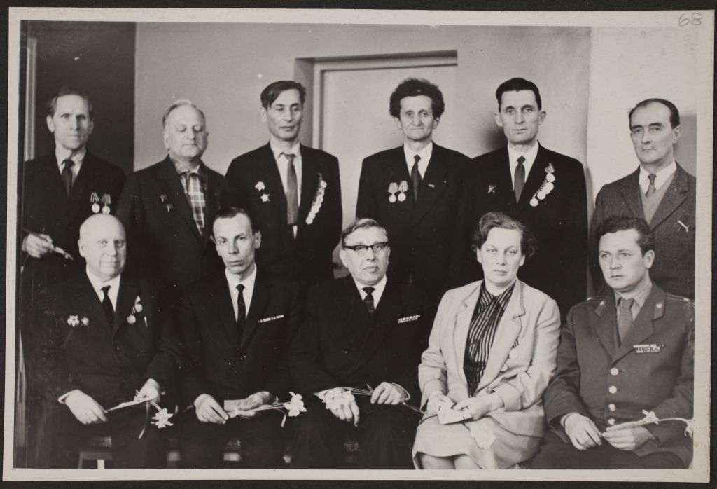 Riigiarhiivis töötavad sõjaveteranid/ Second World War veterans, employees of State Archives. Tallinn, Estonia 1968