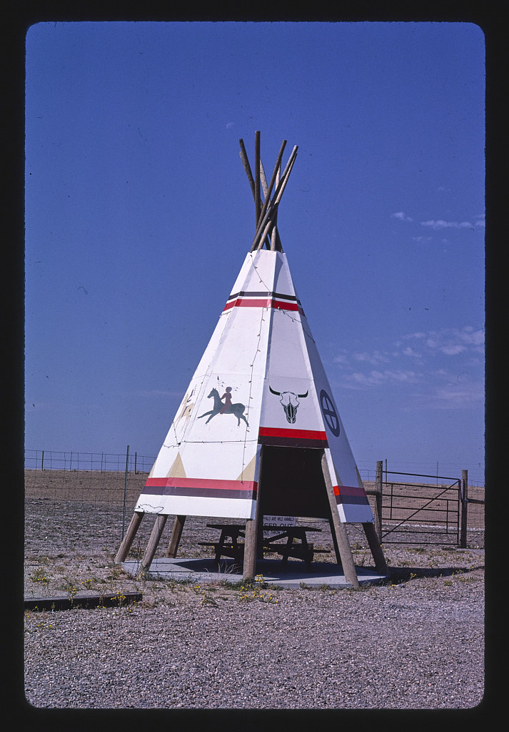 Teepee Picnic Enclosure, Bingo Car/Truck Stop, Kadoka, South Dakota (LOC)