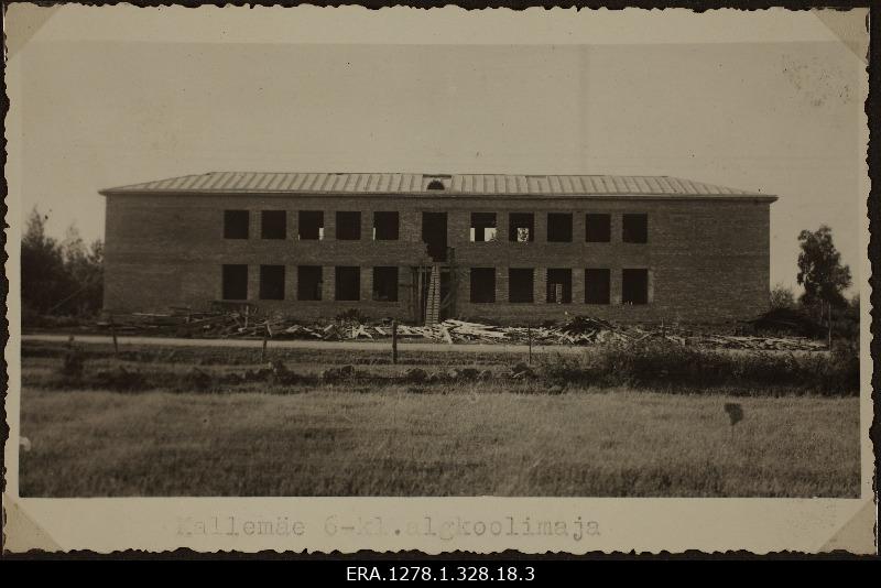 Ehitusjärgus Kallemäe 6-kl algkoolimaja.
