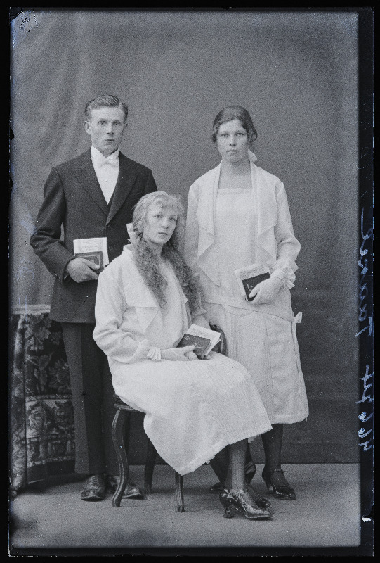 Grupp leerilapsi, istub Roosi, (foto telliija Taakel).