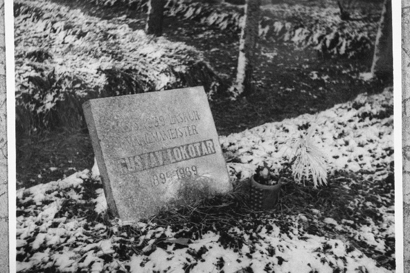 Laskesportlase Gustav Lokotari hauaplaat Pärnamäe kalmistul.