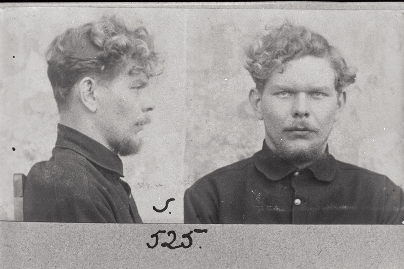 Riigivastases tegevuses süüdistatav Kommunistliku Partei organisaator Sadamatehastes Eduard Sandström vahistatuna.