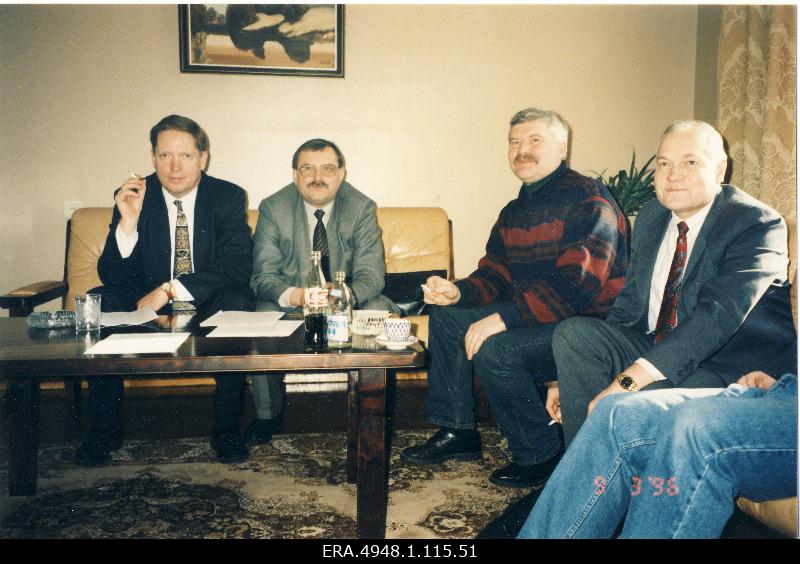 Seminar "Policy of the Concert Party and Estonia '96". Participants on a smoke break.